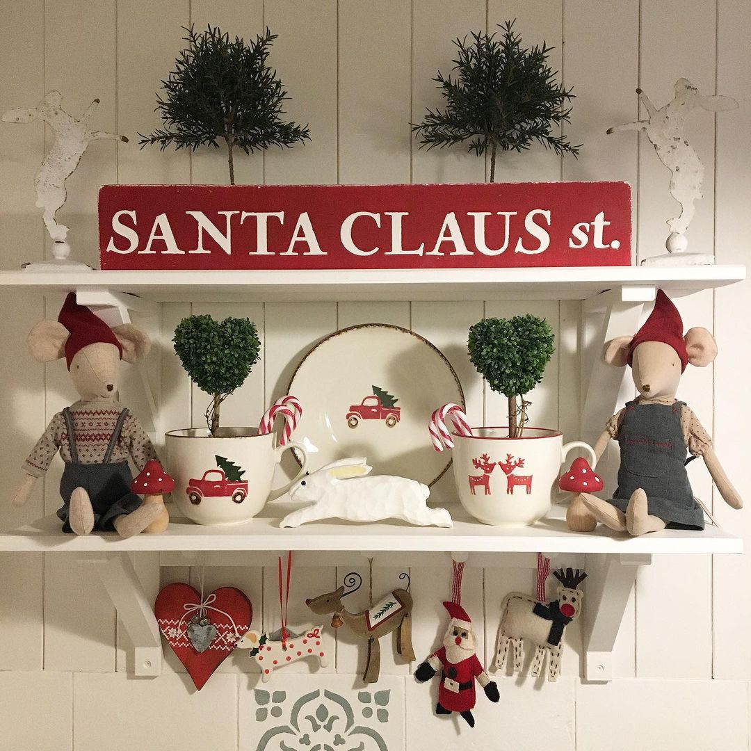 Charming Santa Street Setup