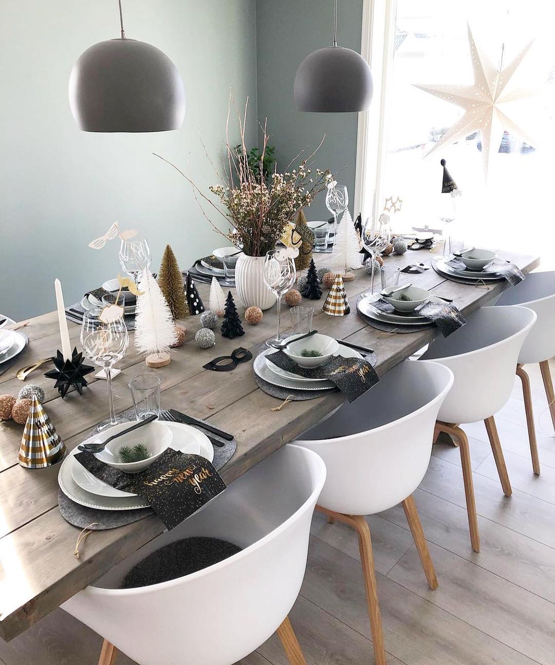 Modern Winter Wonderland Table