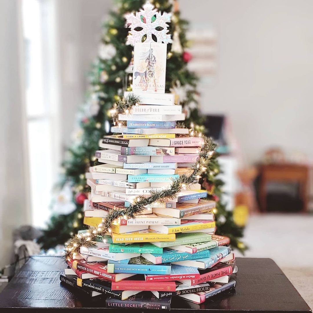 Snowflake Book Tree Bliss