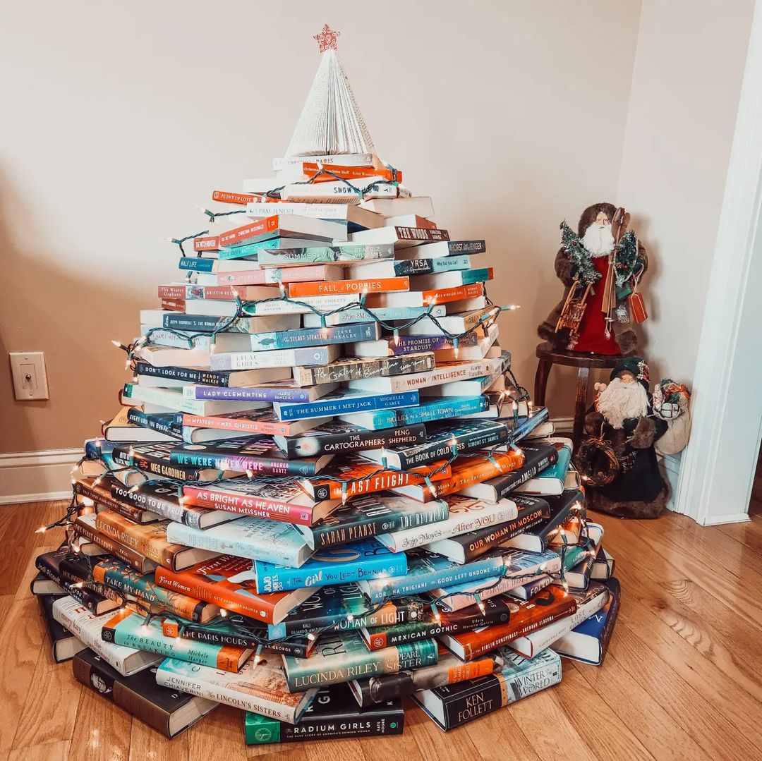 Festive Book Tree Glow