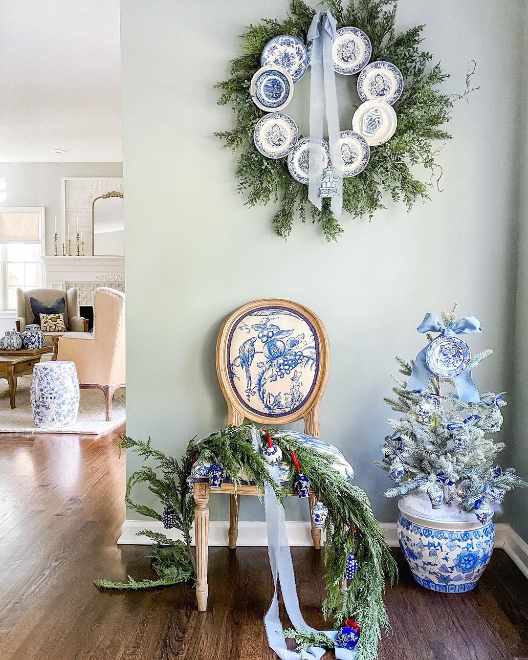 Chinoiserie Holiday Elegance