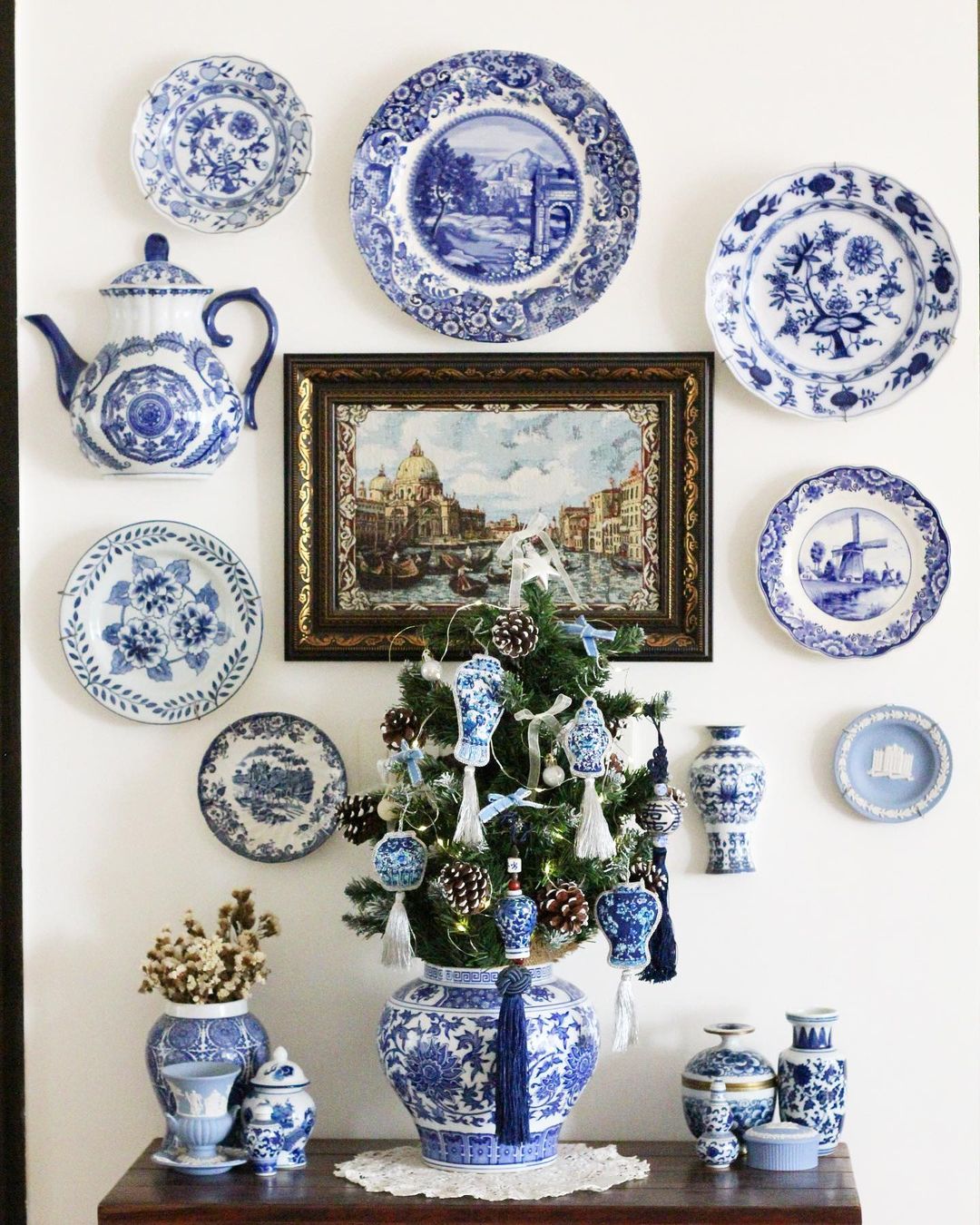 Chinoiserie Christmas Display