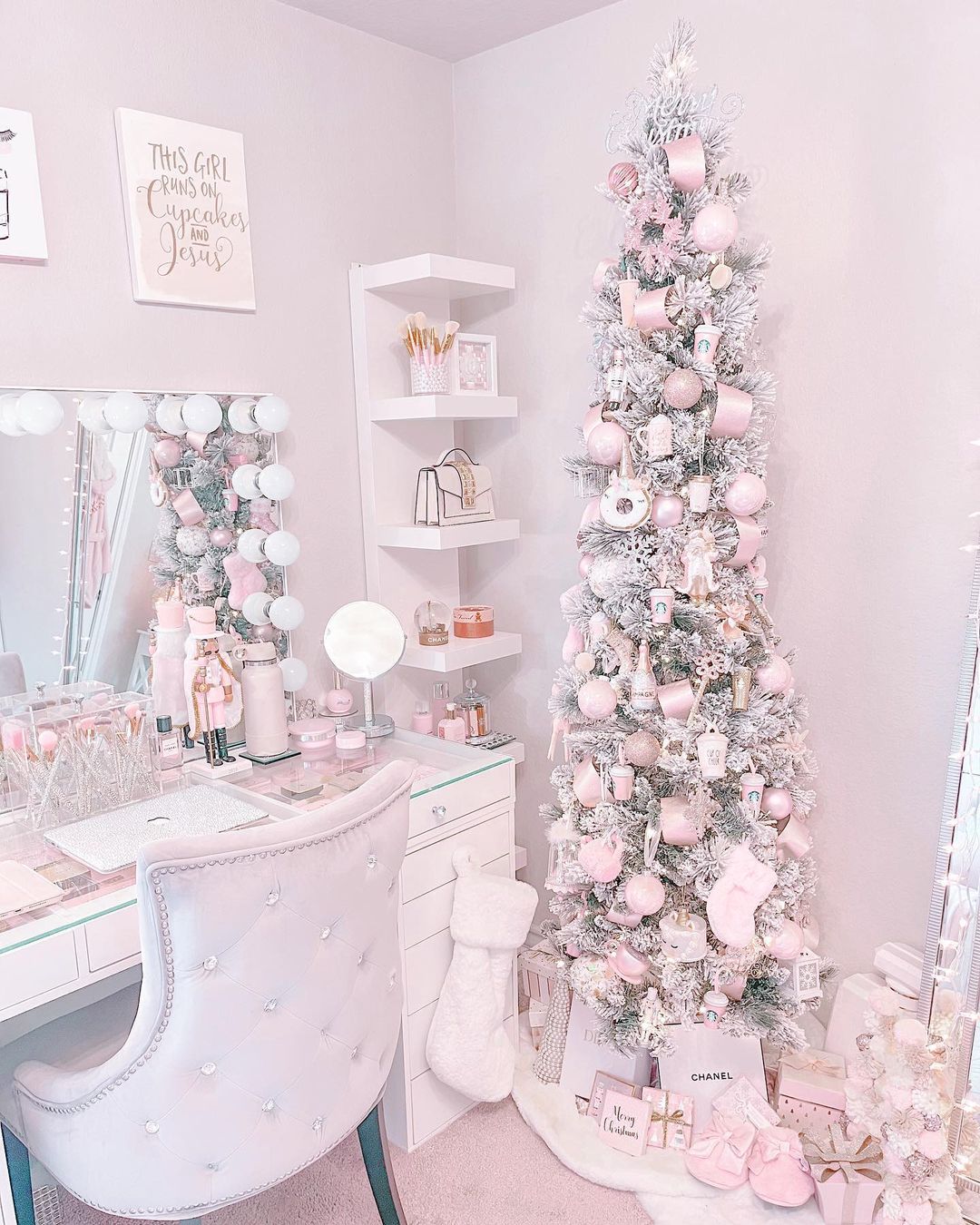 Glamorous Pinkmas Nook