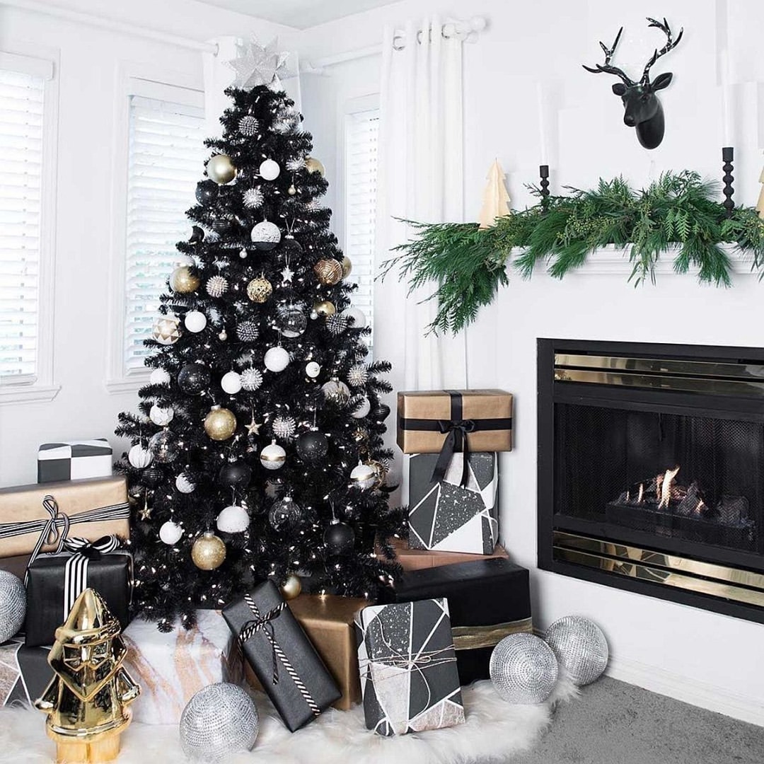 Sleek Black and White Christmas