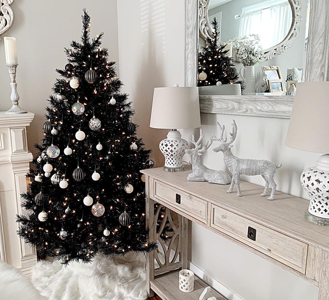 Elegant Black and White Christmas