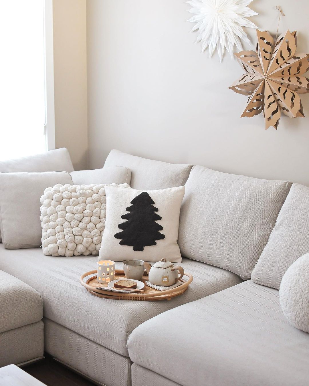 Cozy Minimalist Christmas Nook