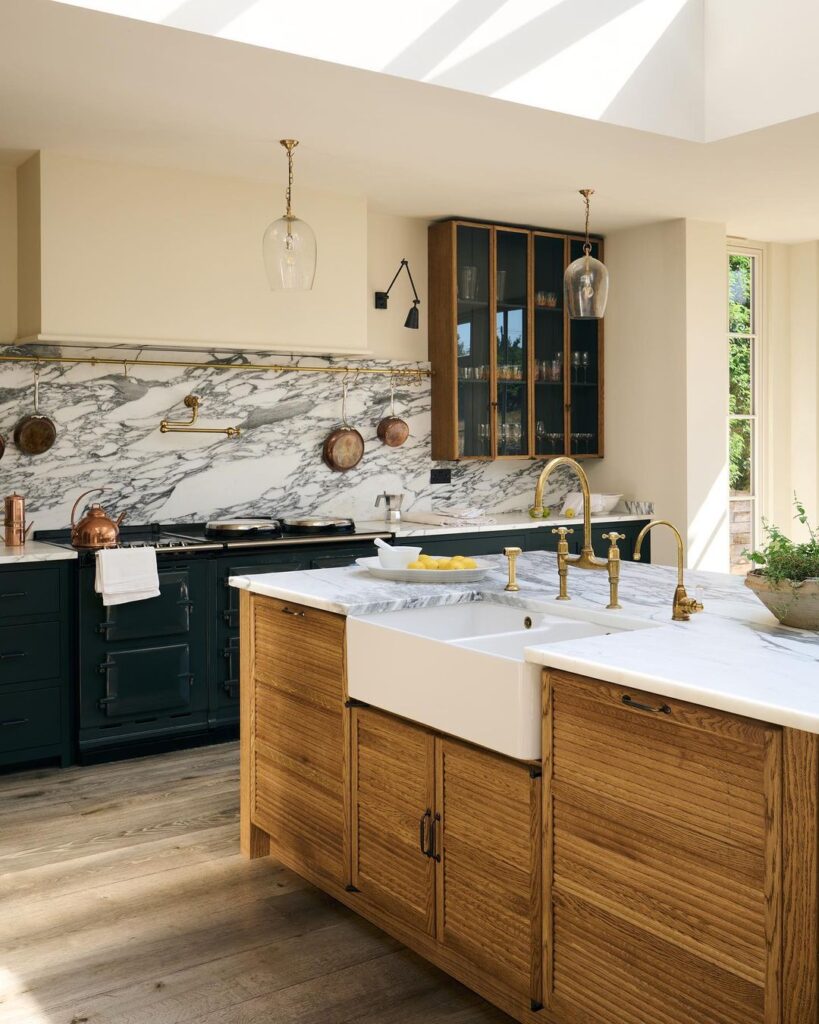 20 Sleek And Chic Black And Oak Kitchen Ideas You Should See