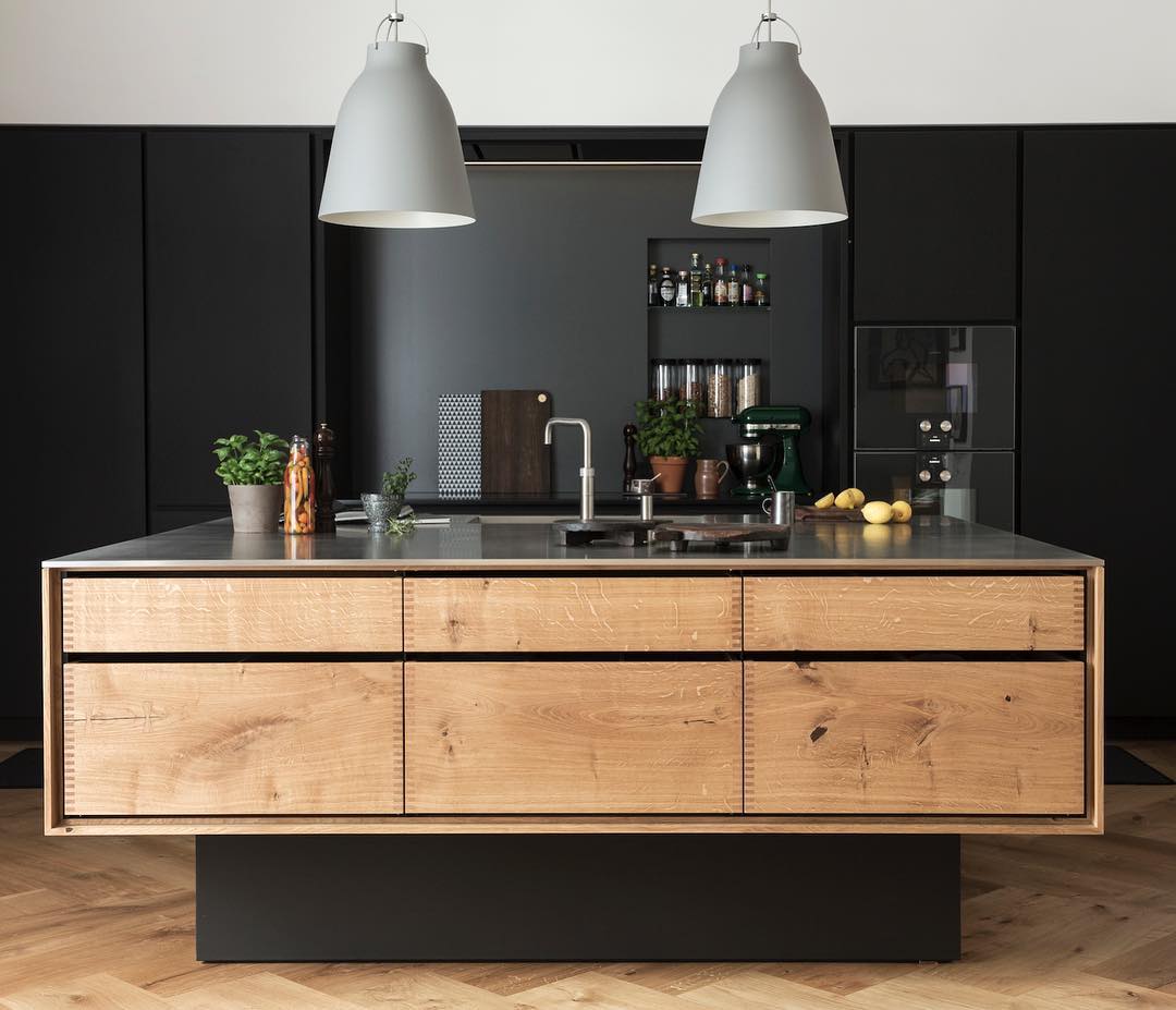 16. Modern Edge: Black and Oak Contrast