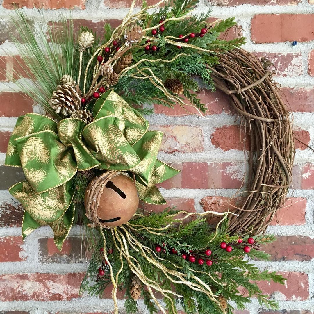 Rustic Bell Pine Wreath