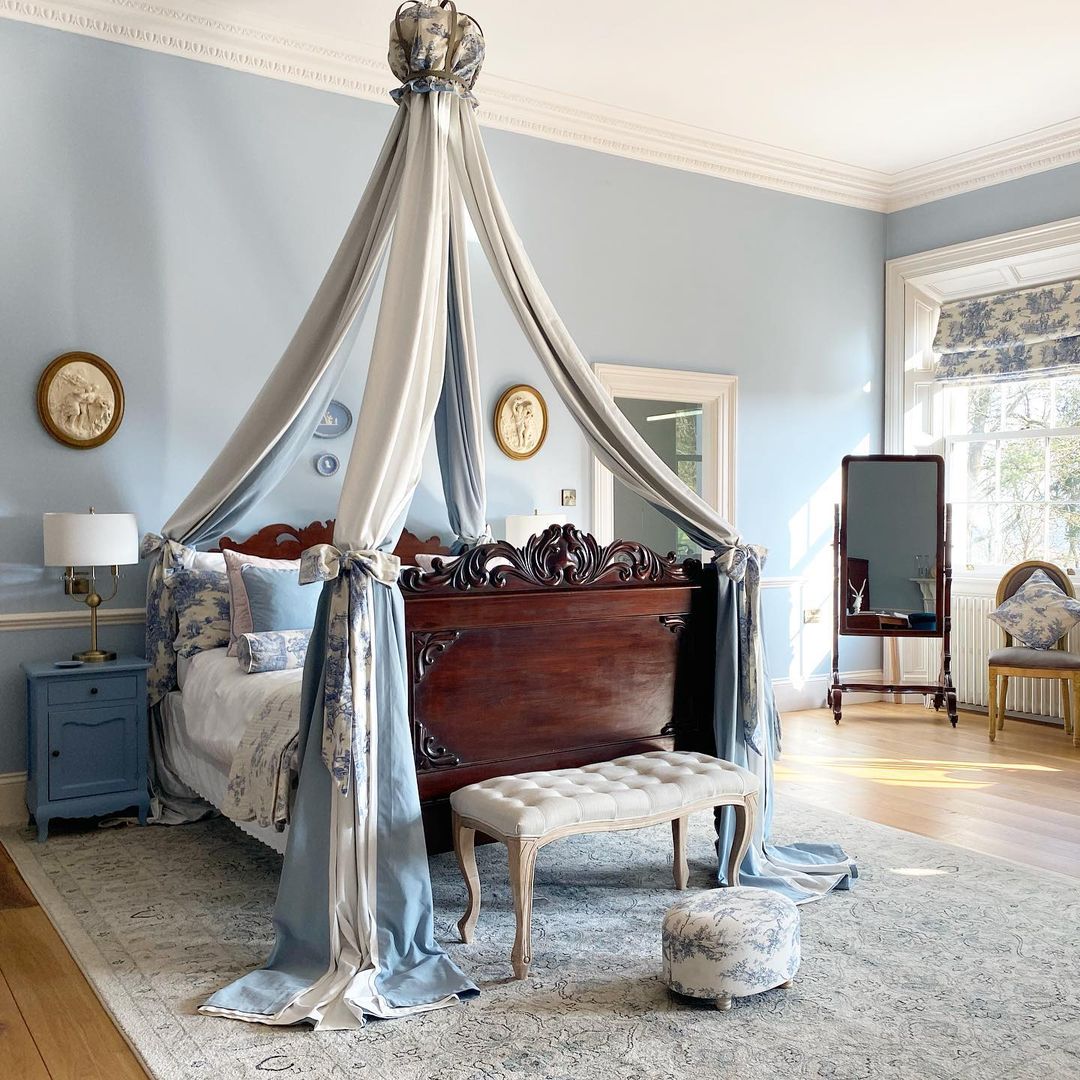 Soft Hues and Elegant Canopy for Timeless Beauty