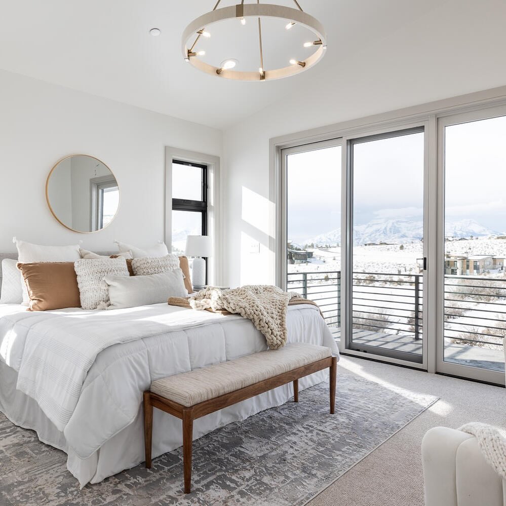  Bright White Bedroom with Cozy Neutrals