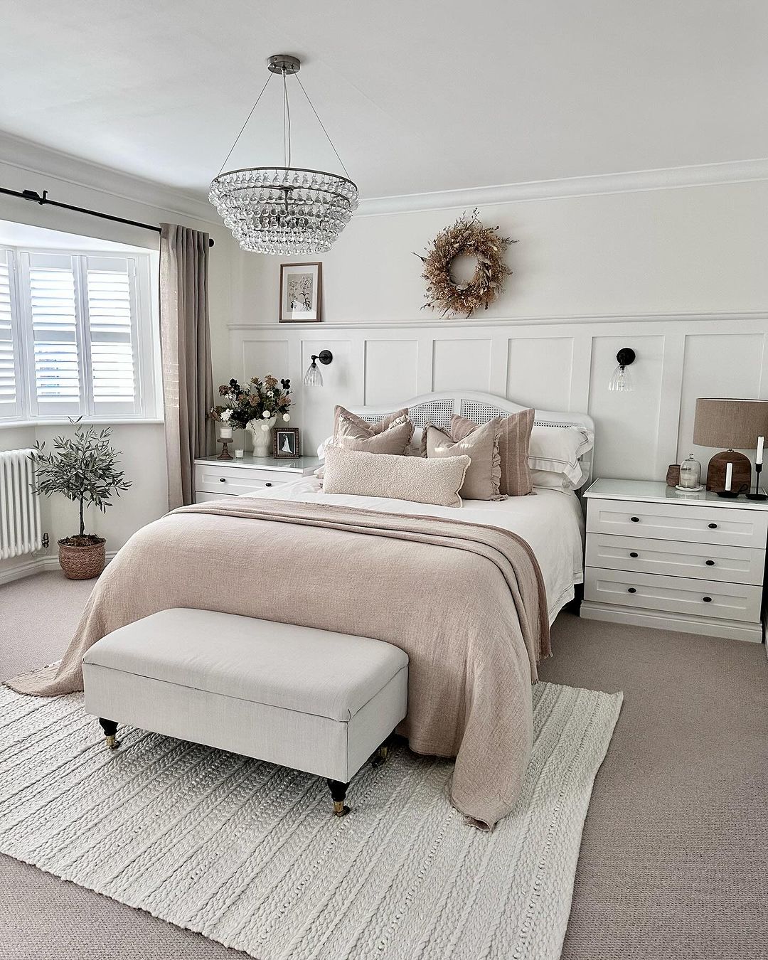 Elegant White Bedroom with Soft Neutrals