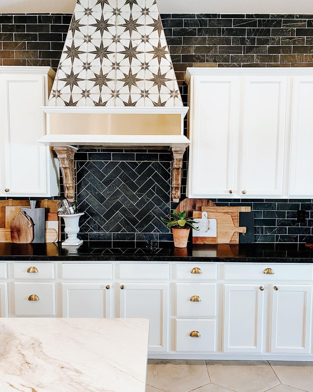 18. Bold black tiles in a Spanish kitchen.