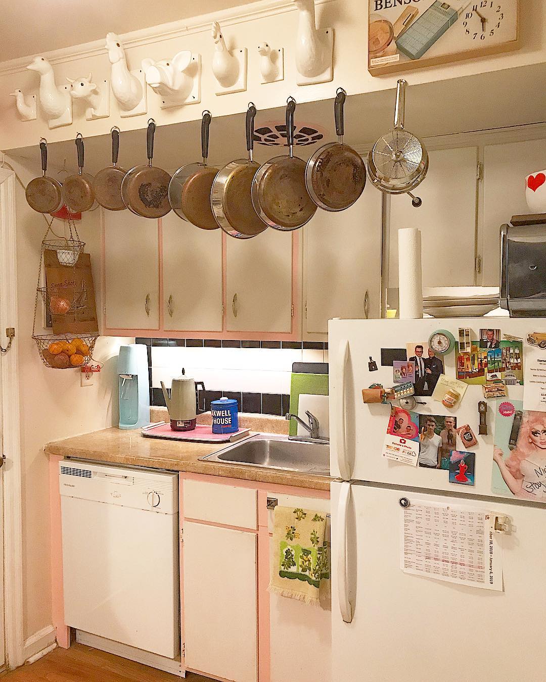 Vintage Pastels For A Cozy Retro Kitchen