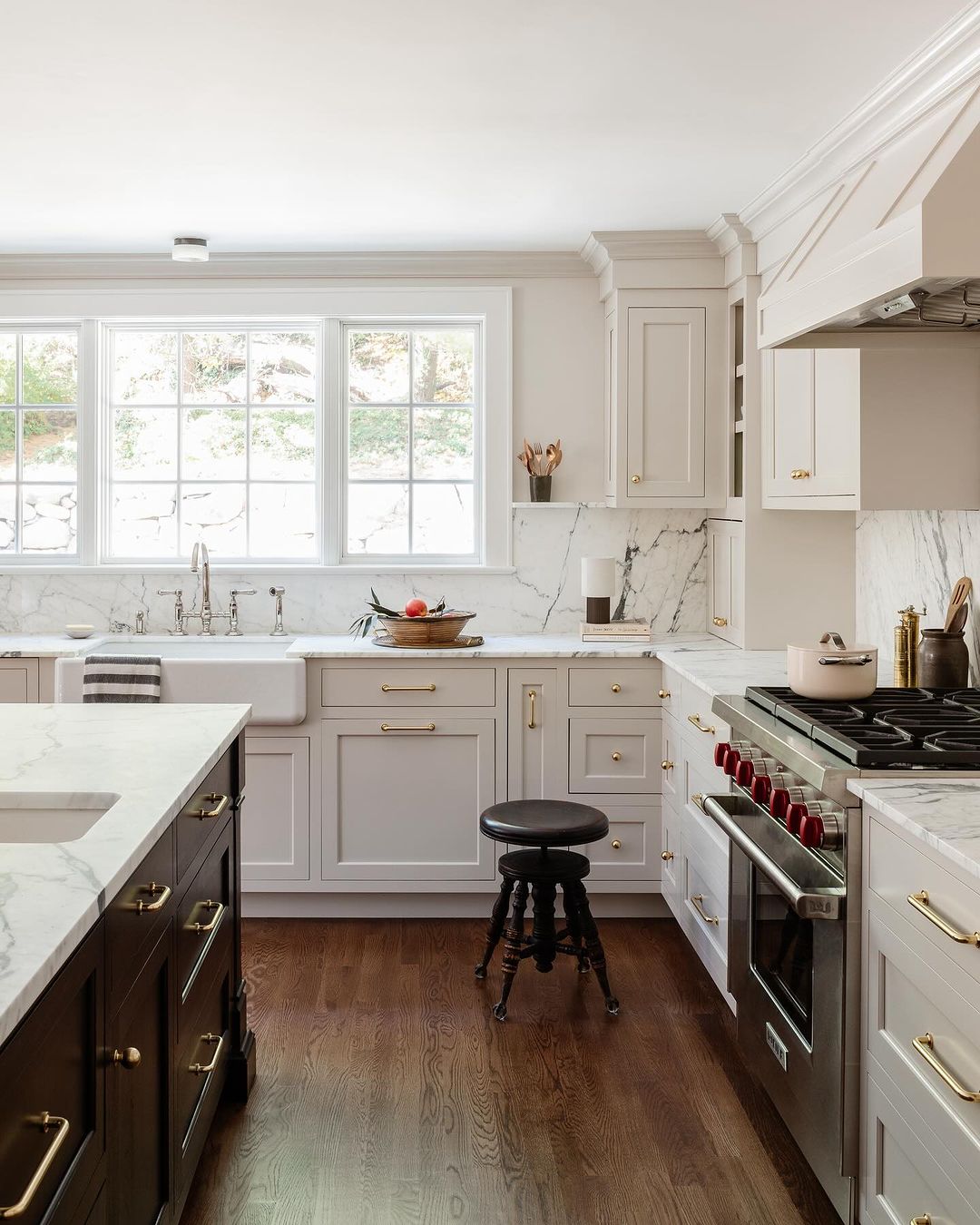 Classic Marble Paired With Brass Elegance