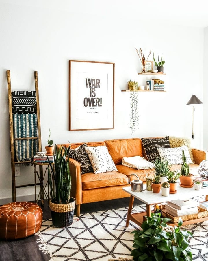 Earthy Warmth With A Leather Couch