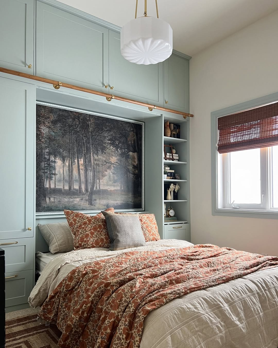 What Is A Murphy Bed? And How To Style It?