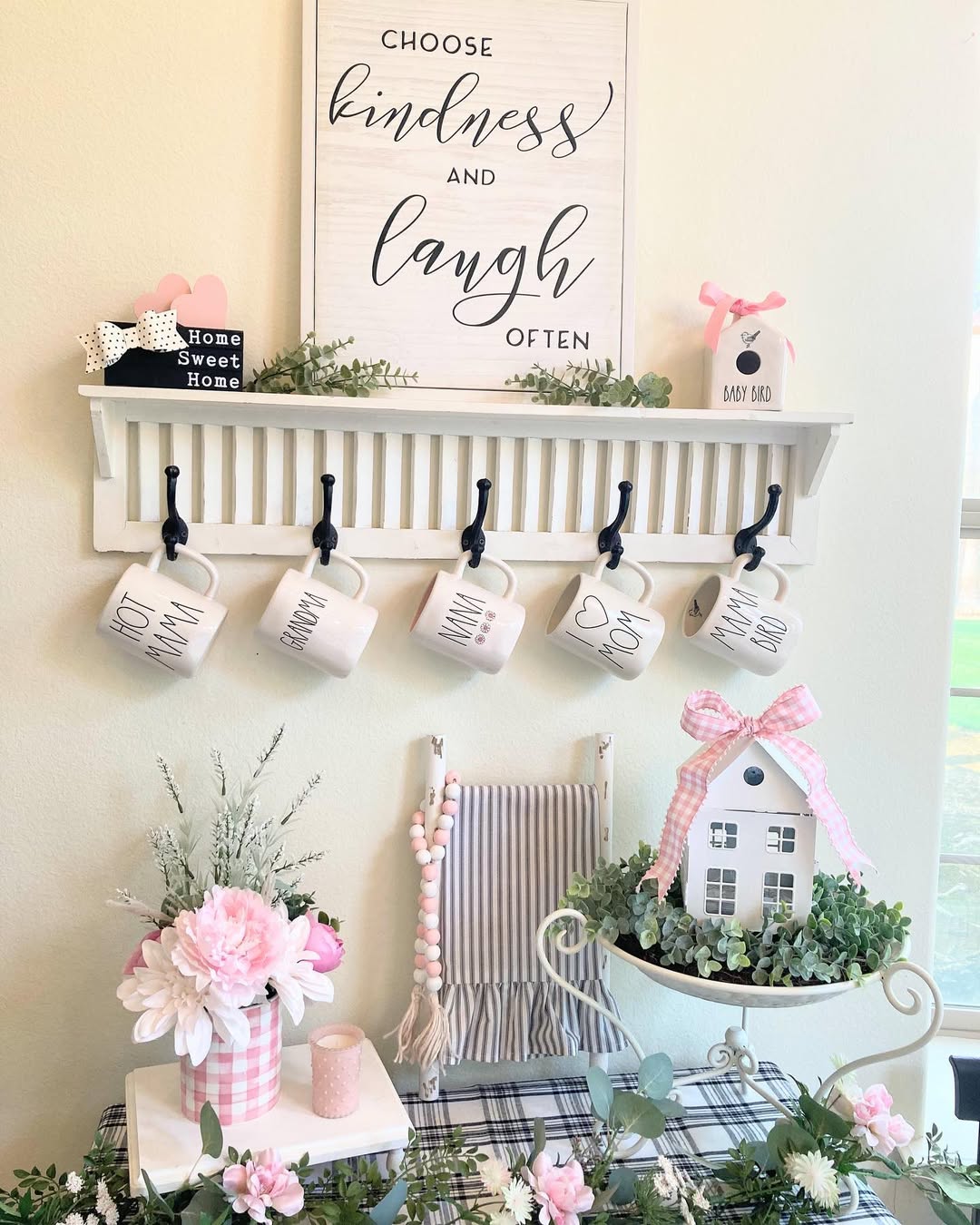 Charming Displays With Uplifting Accents