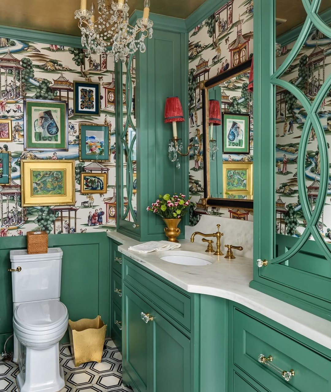 Chinoiserie Charm Meets Vibrant Greenery