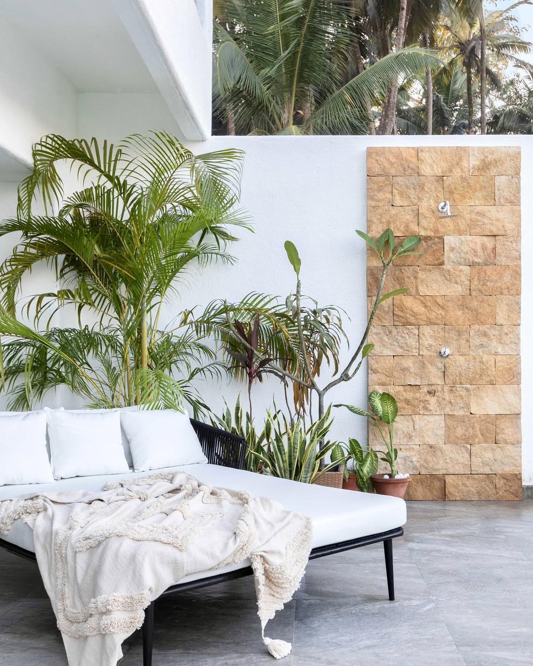 Tropical Serenity With Modern Touches