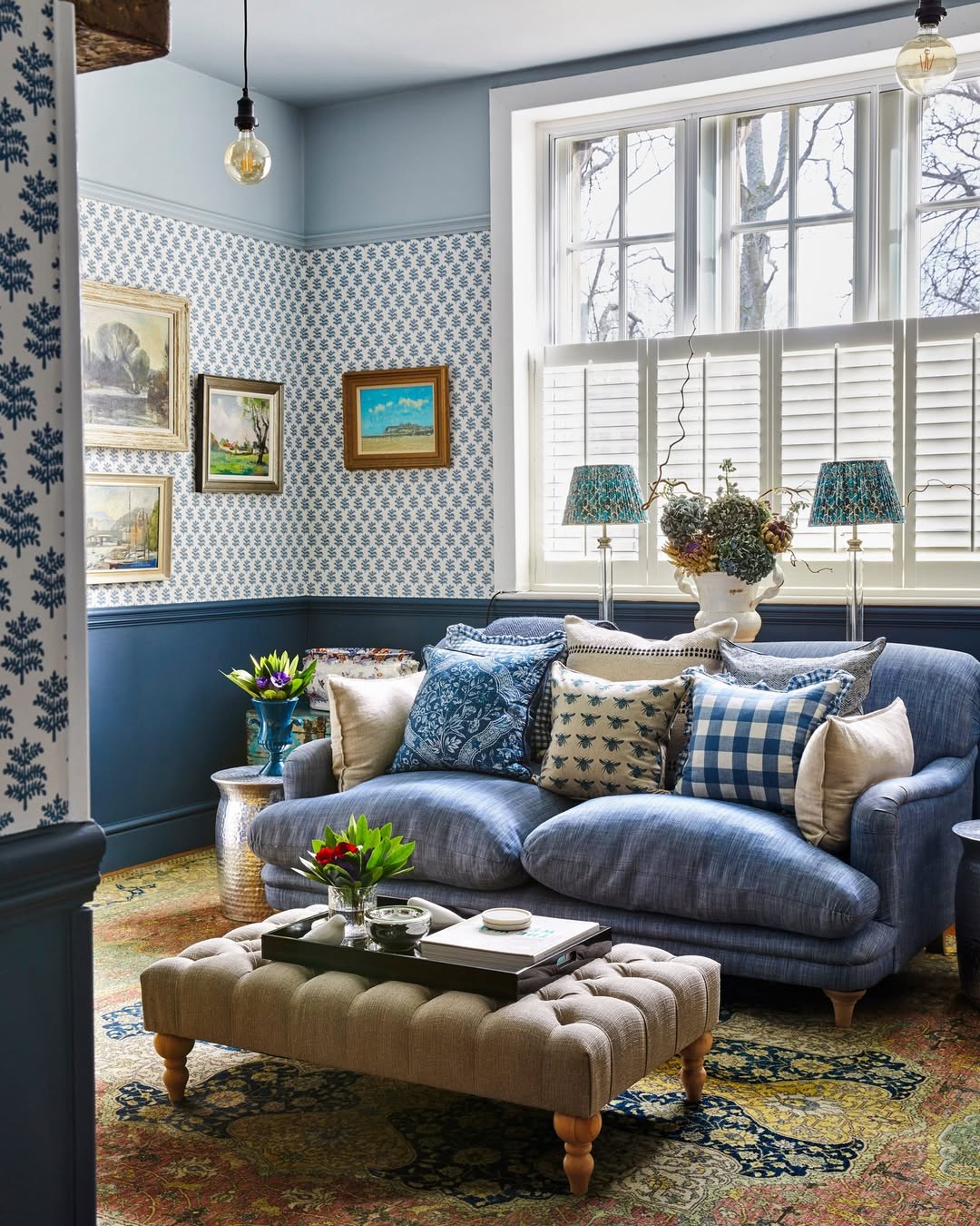 Vintage Elegance In Blue And Grey