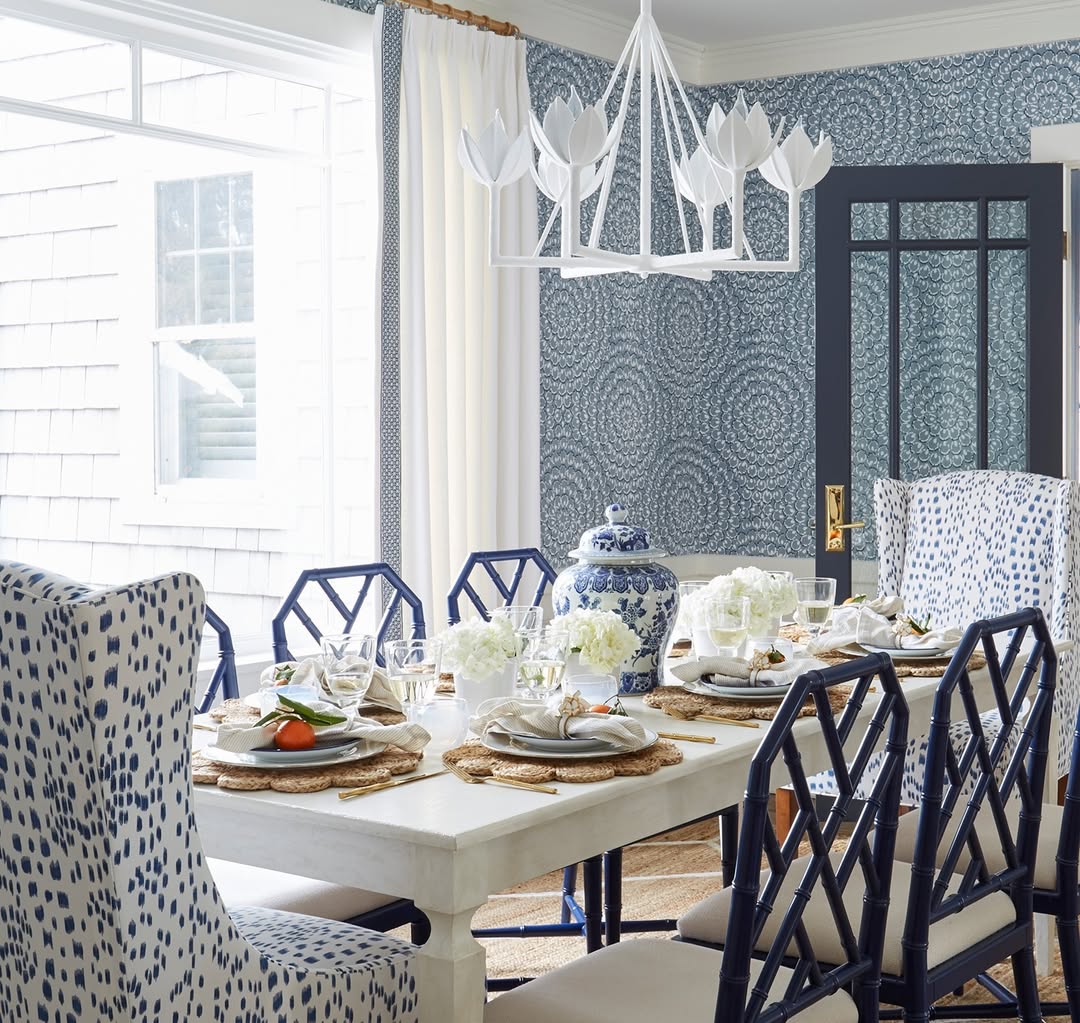 24. Coastal Blue Wallpaper For A Fresh Dining Room