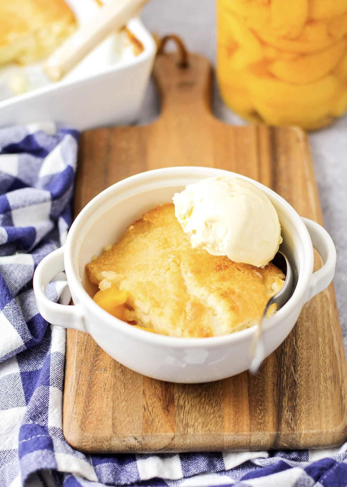 Classic Southern Peach Cobbler