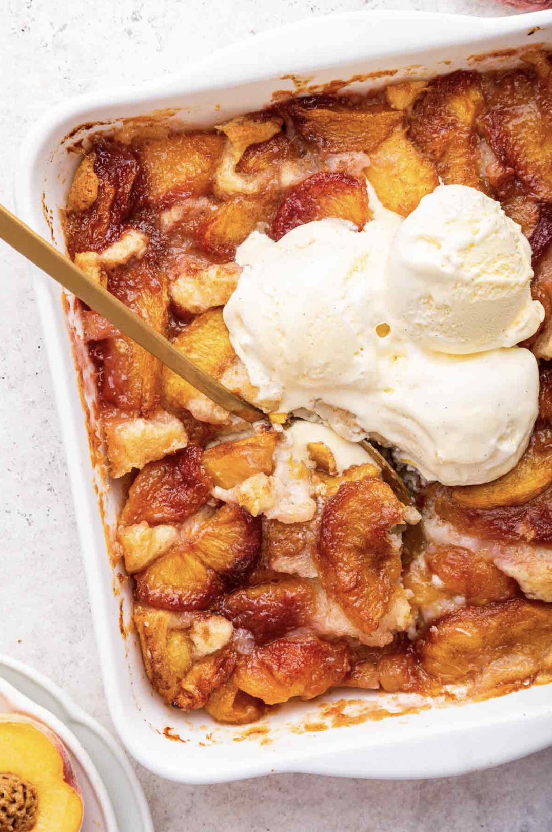 Peach Cobbler With Buttery Crust