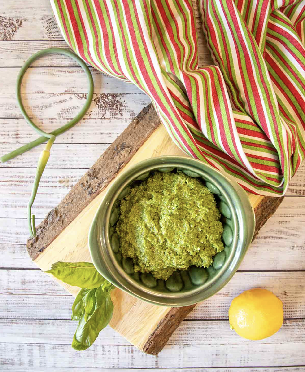 Pecans And Garlic Pesto