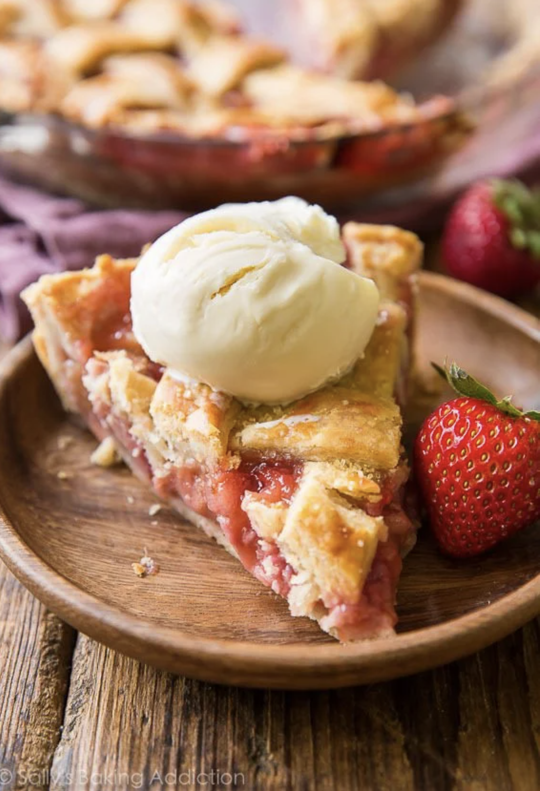 Strawberry Rhubarb Pie With Homemade Crust