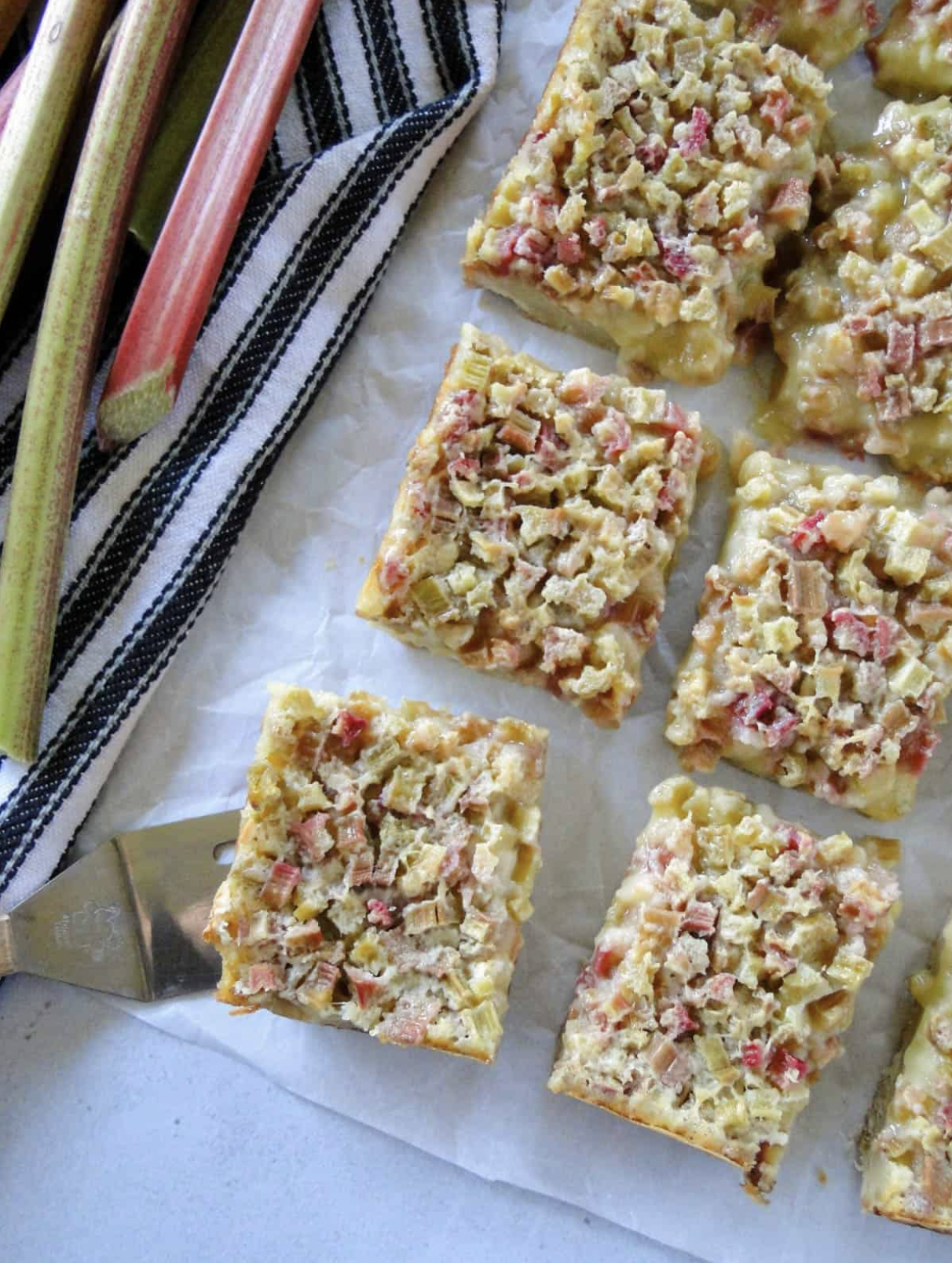 Creamy Rhubarb Custard Bars