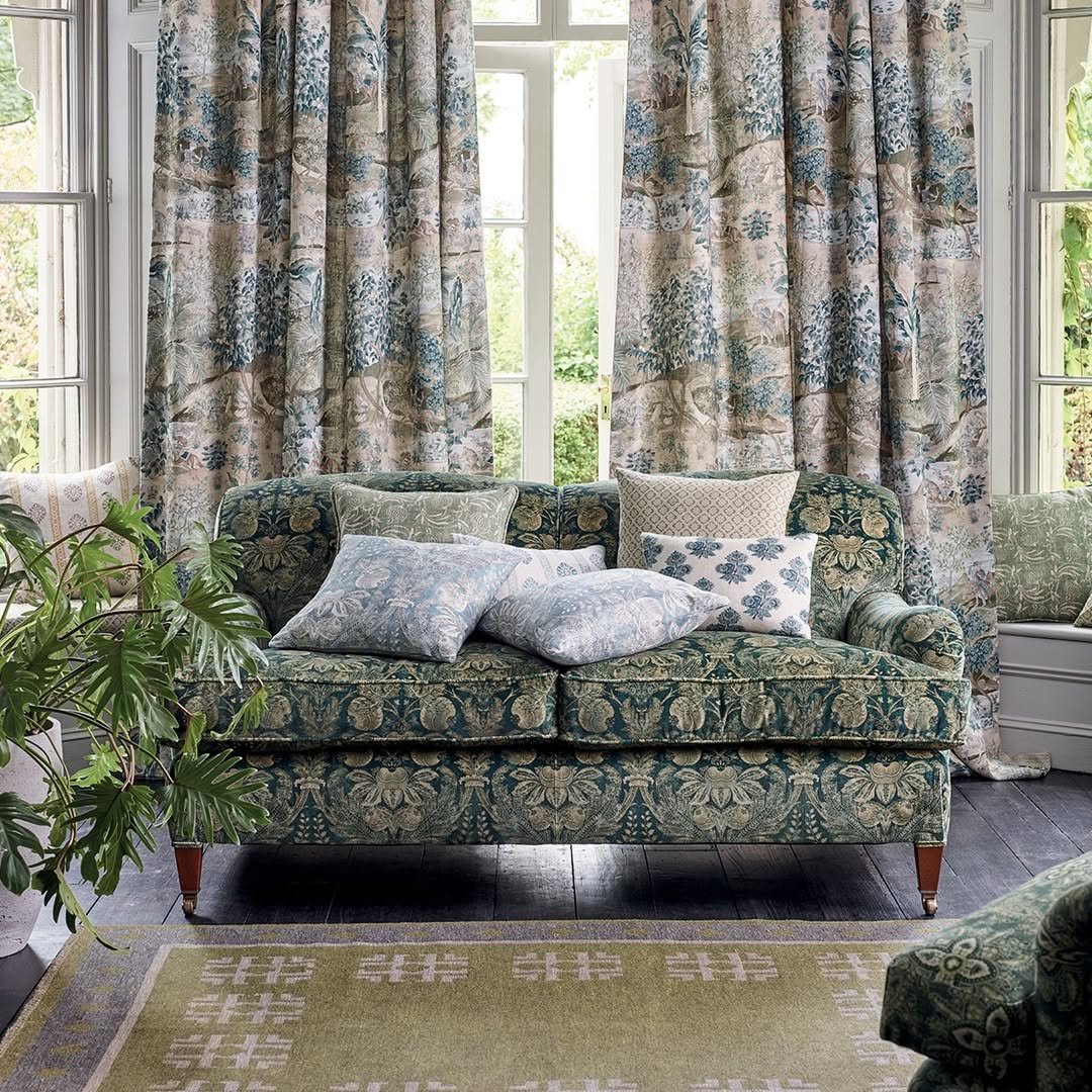 What Is Damask? Here’s Everything You Need To Know About This Fabric!