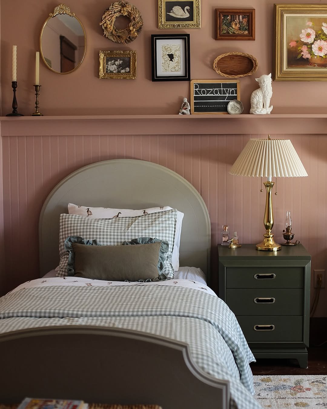 15 Best Colors To pair Mauve In Interior Designing