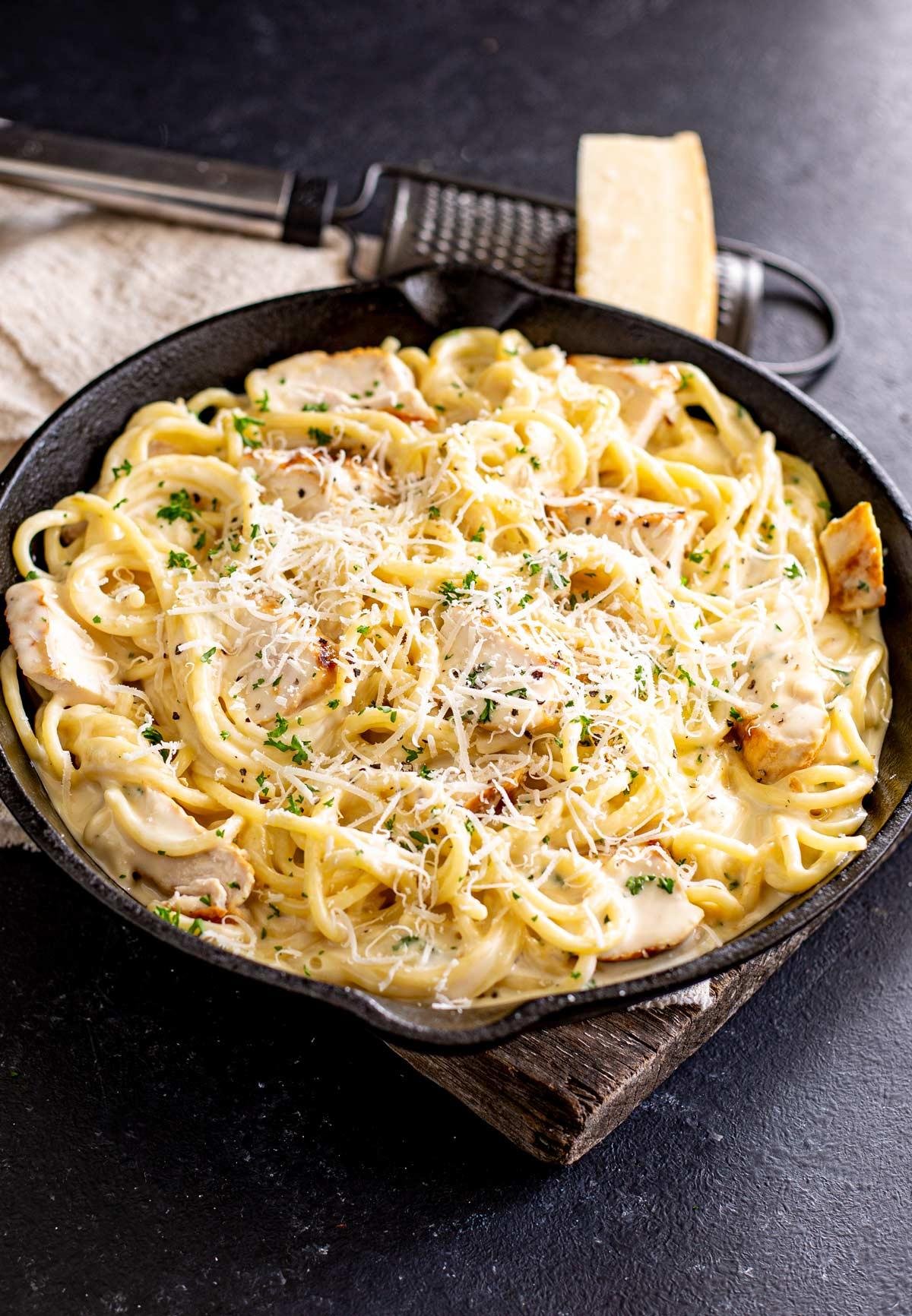 Flavorful Garlic Chicken Pasta