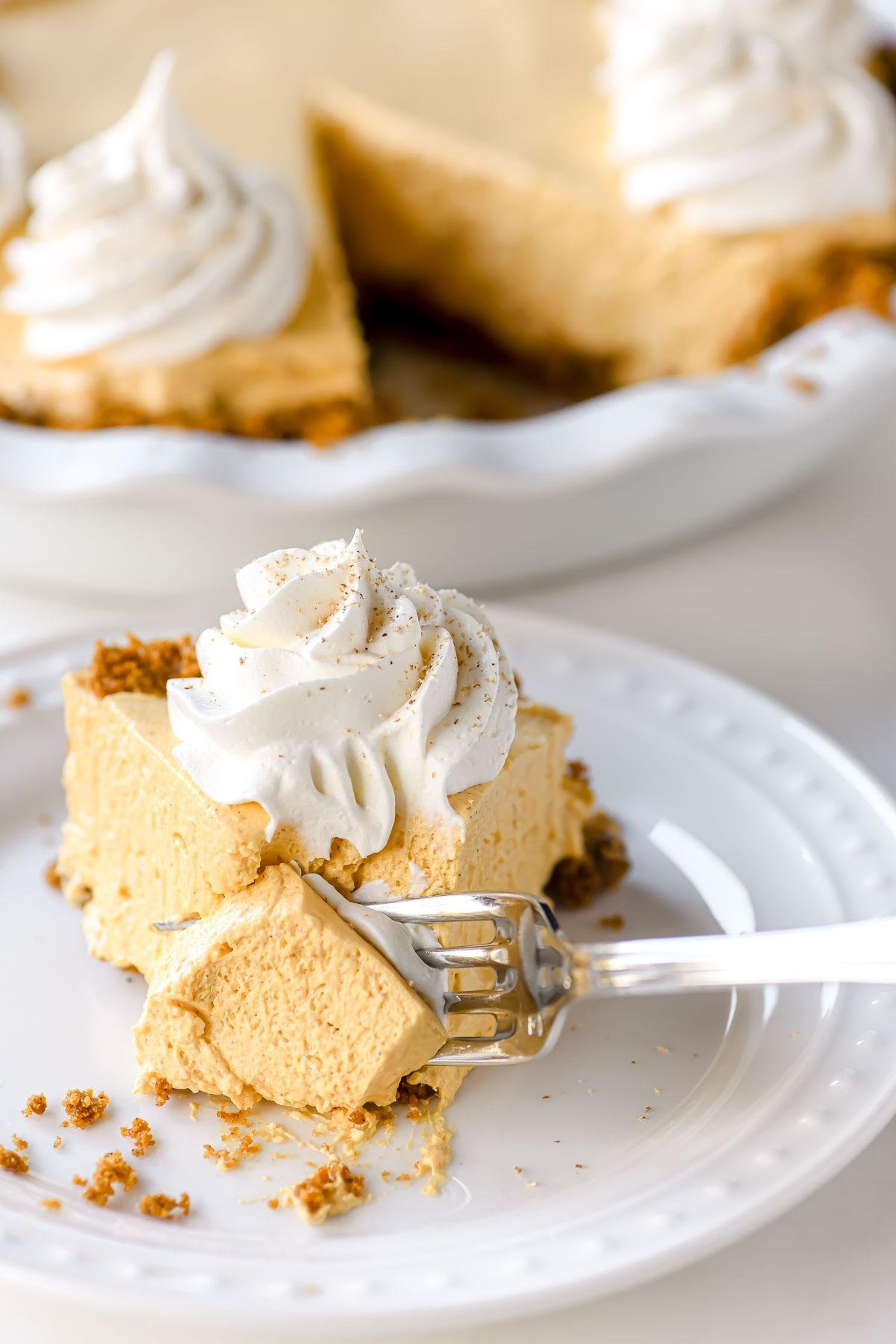 Effortless No-Bake Pumpkin Mousse Pie