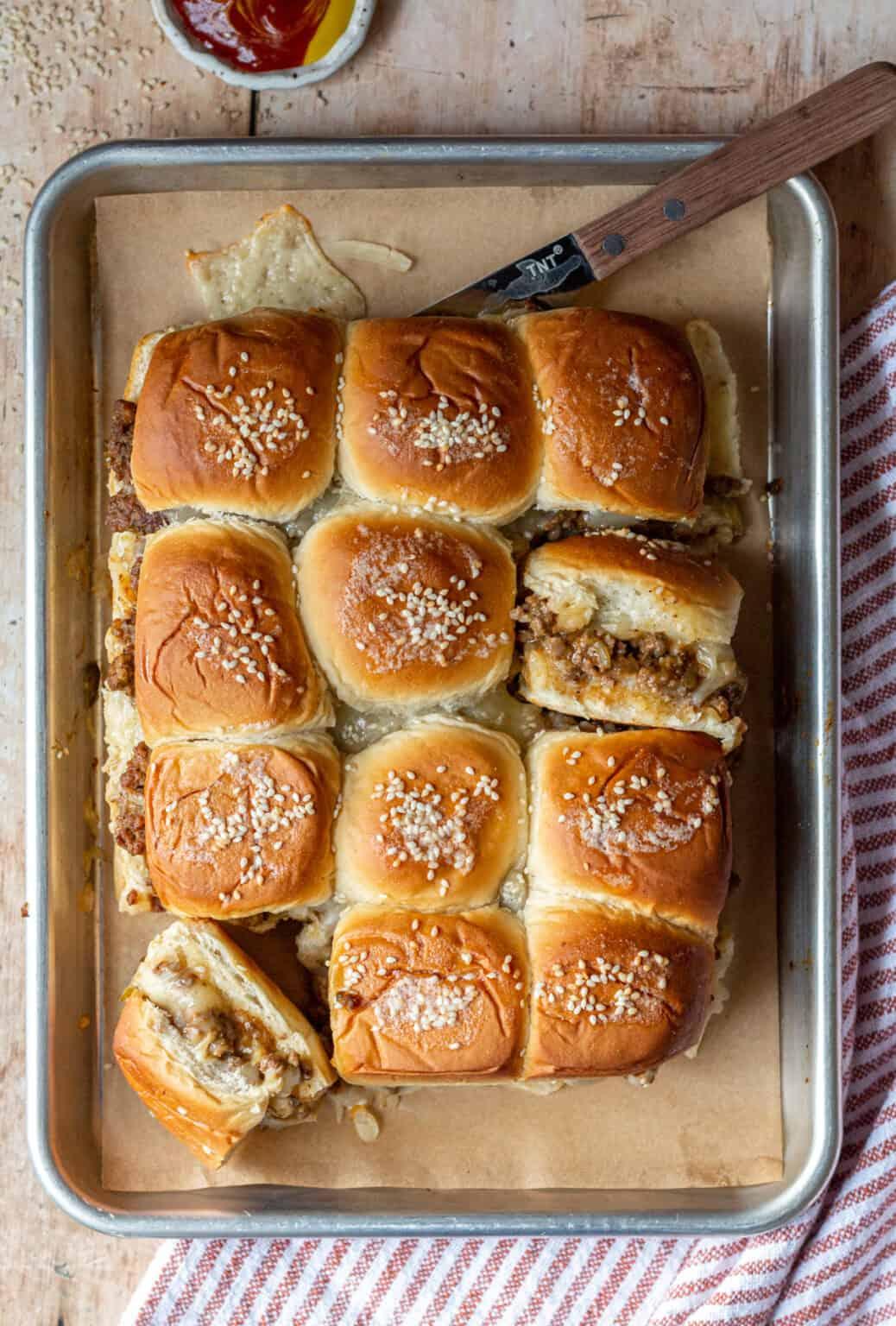 Cheeseburger Sliders with Hawaiian Rolls