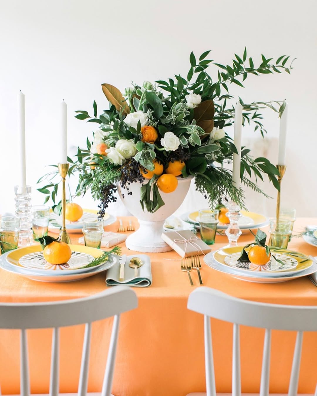 Citrus Tablescape With Holiday Cheer