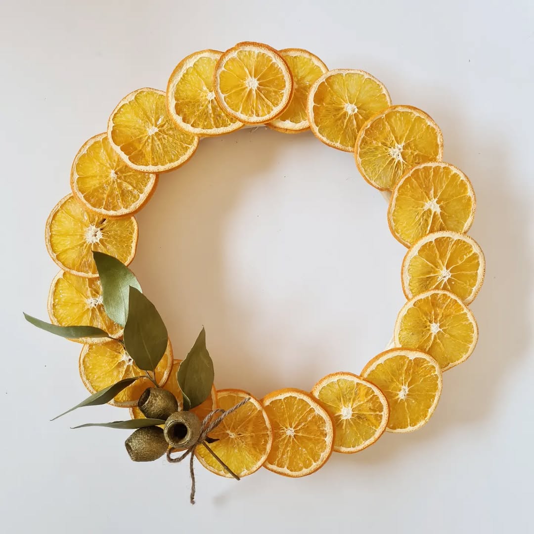 Simple Elegance With Citrus Circles