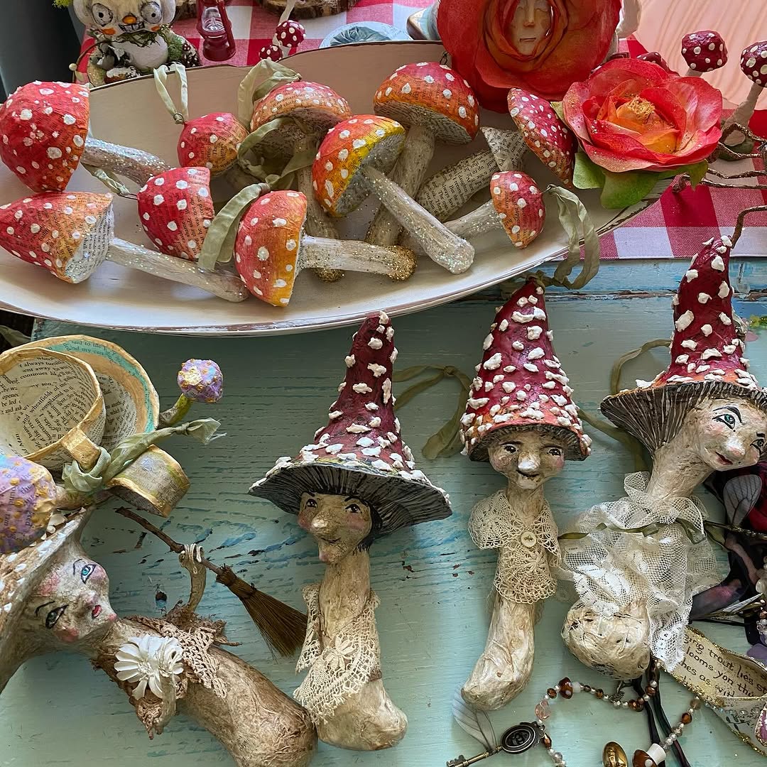 Paper Mâché Mushrooms With Vintage Charm