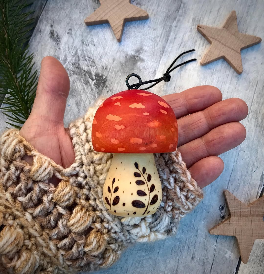Hand-Carved Mushroom With Cozy Detail