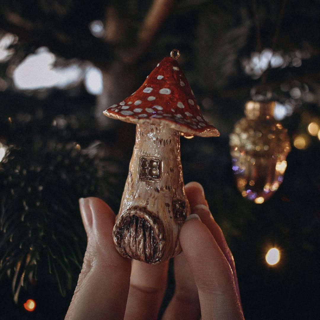 Toadstool House Ornament With Fairytale Charm