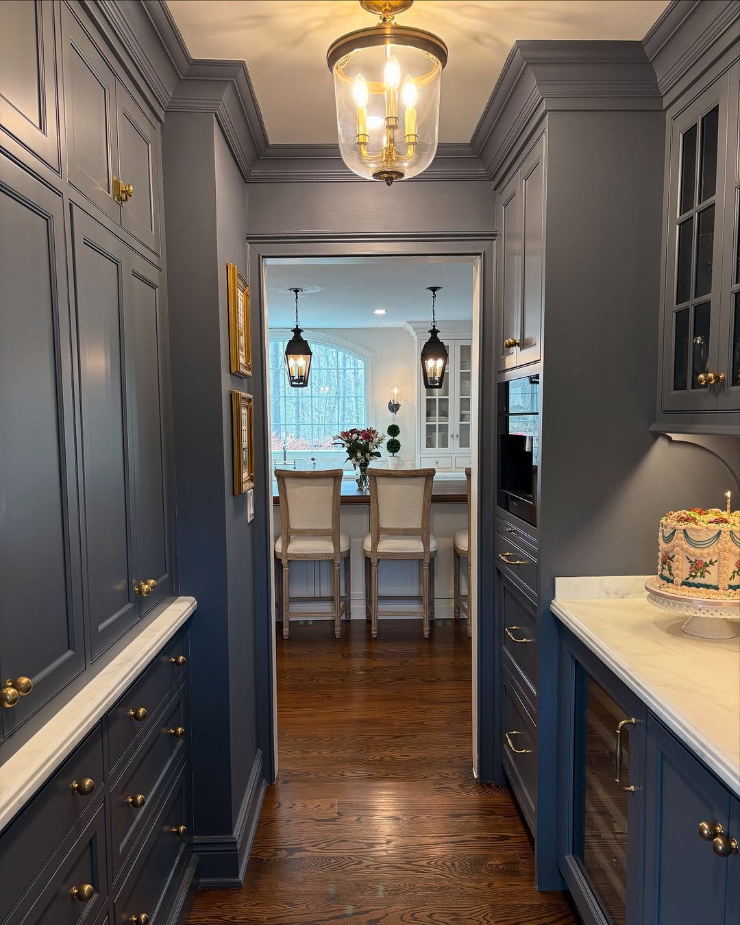 15 Best Aqua Paint Colors That Are Sure to Make a Splash
