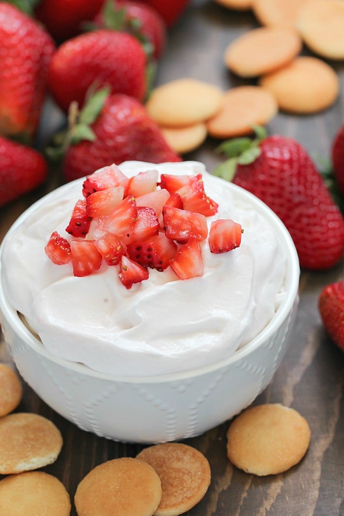 Crowd-Pleasing Heavy Cream Strawberry Cheesecake Dip in Minutes