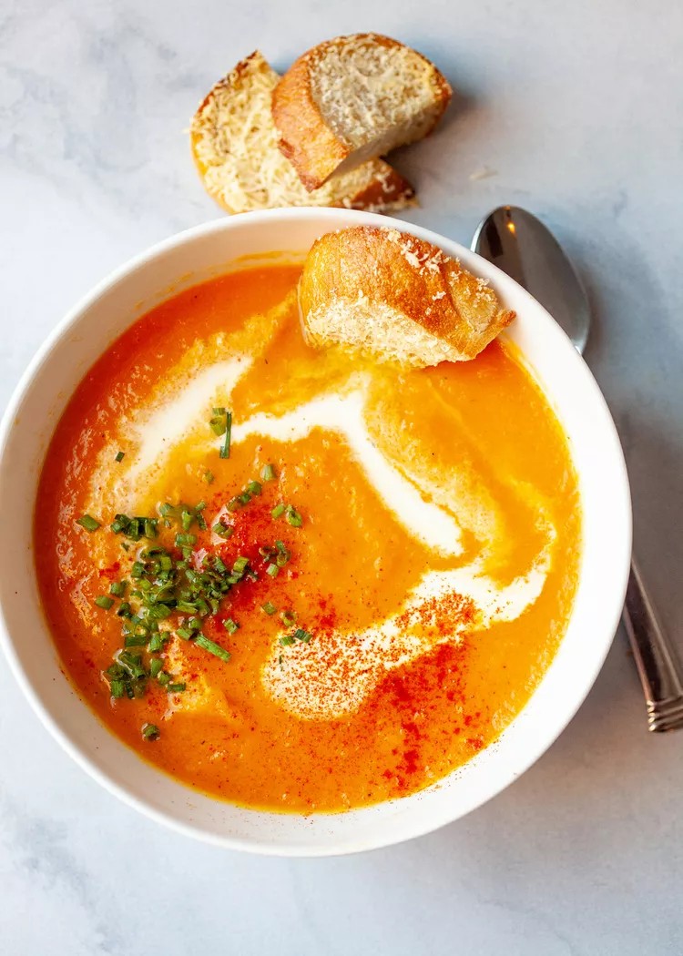 Cozy Carrot Ginger Soup Recipe: A Burst of Flavor and Warmth