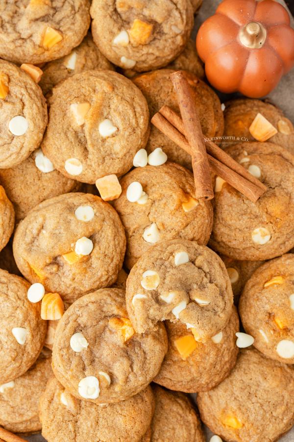 Delightfully Spiced Pumpkin Cookies with a Soft Center