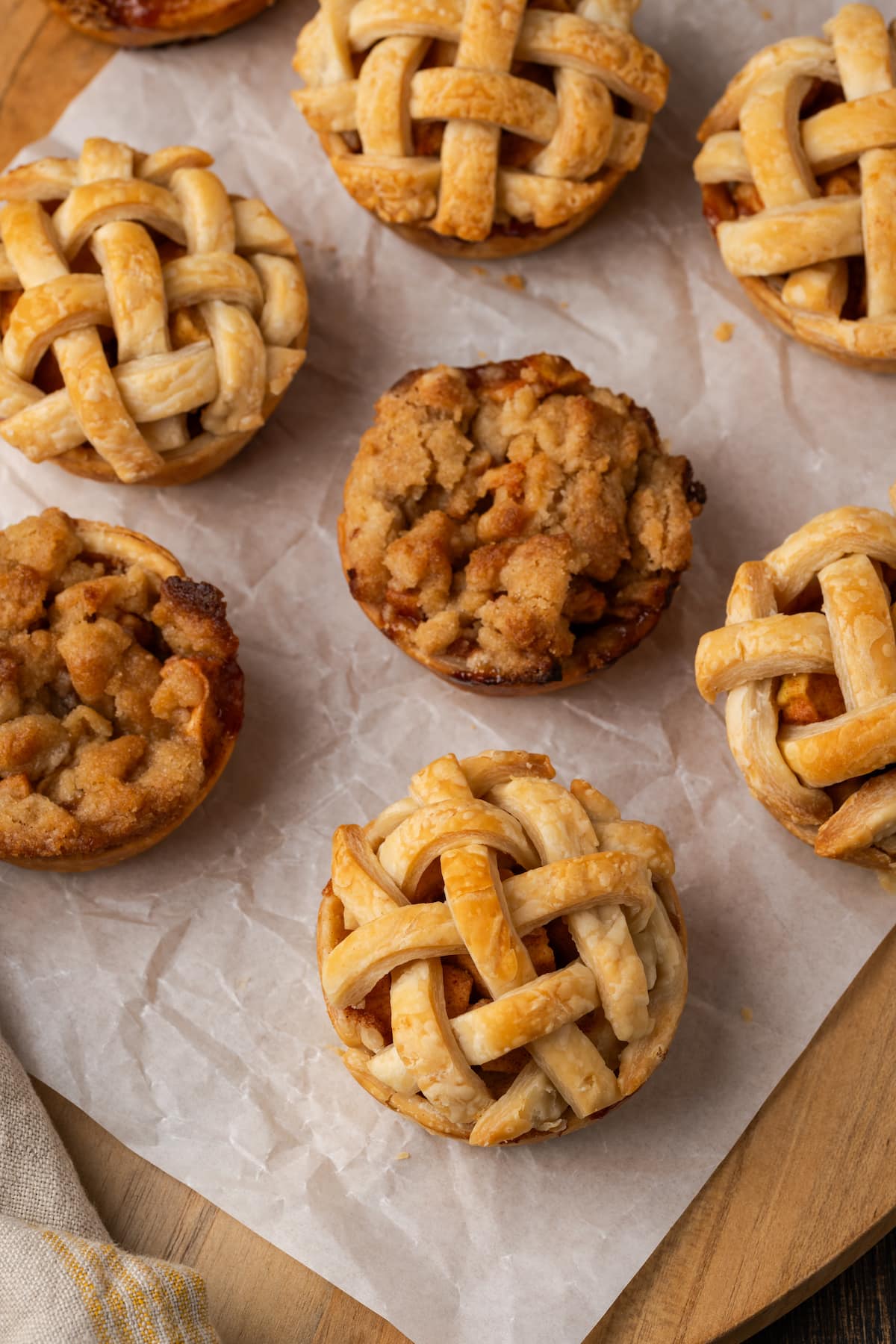 Mini Apple Pies: A Charming Autumn Treat